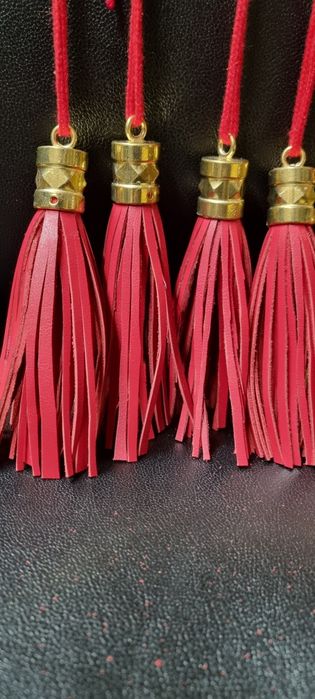 Кожени пискюли за украса на чанове/ кукери