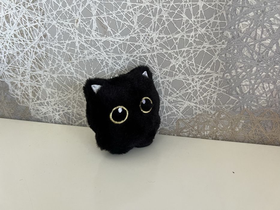 Плюшевый кот брелок