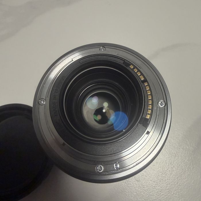 Canon RF 35mm f/1.8 Macro IS STM