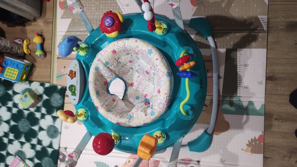 Бънджи за бебе на Мони.