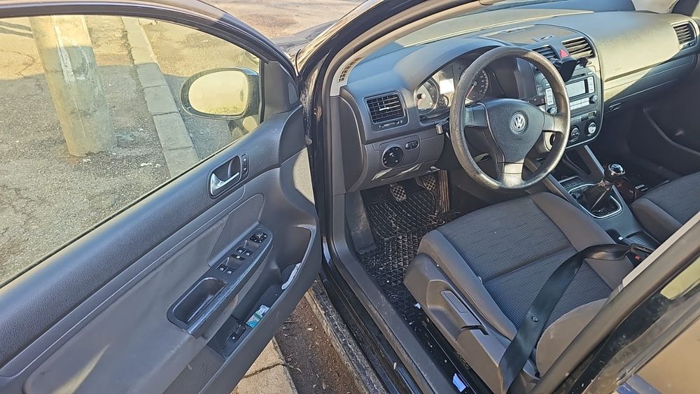 Piese Vw Golf 5 1.4 benzina motor cutie faruri uși