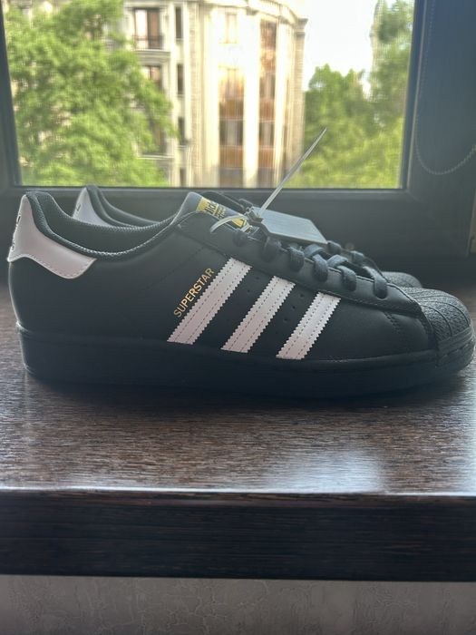 Продам кроссовки adidas superstar оригинал