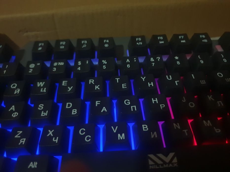 Клавиатура с подсветкой