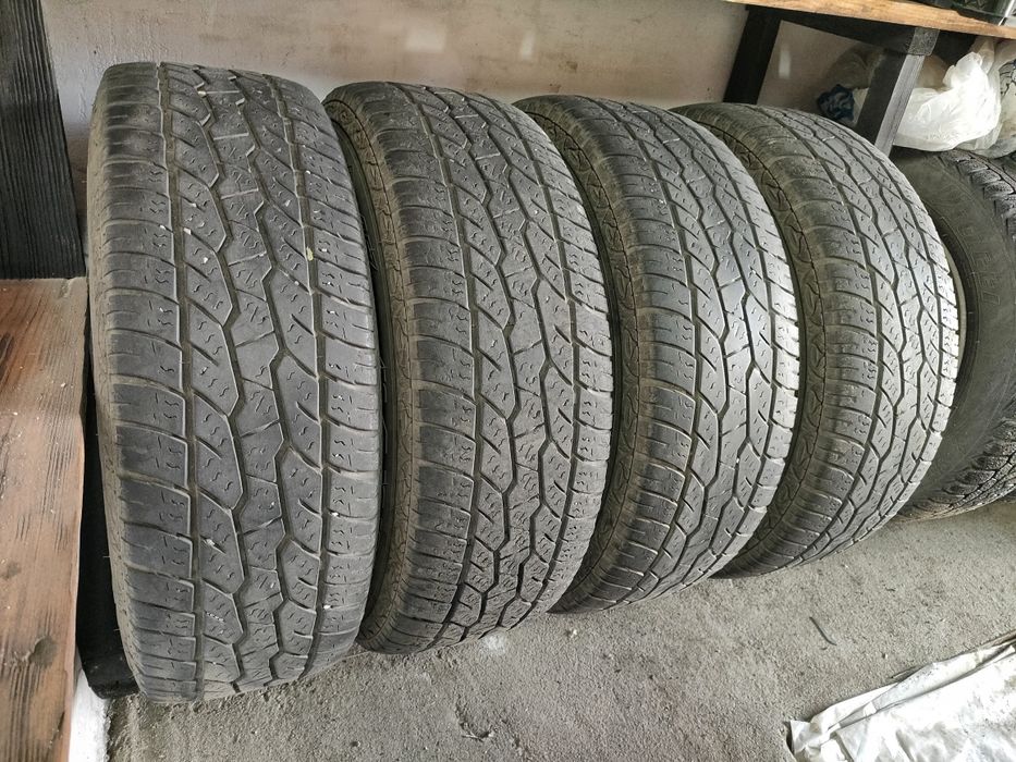 Maxxis Bravo AT 215/65/16