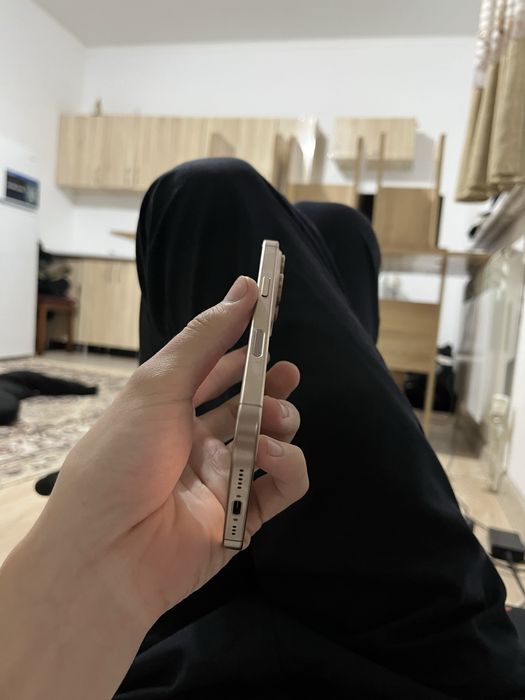 Продам iPhone 16 PRO