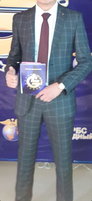 Продам костюм тройка классика