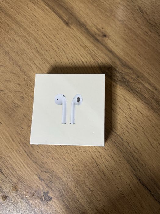 Air Pods 2, премиум качества, есть 2 штуки
