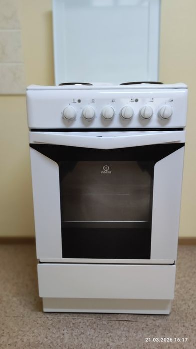 Продам по плиту INDEZIT