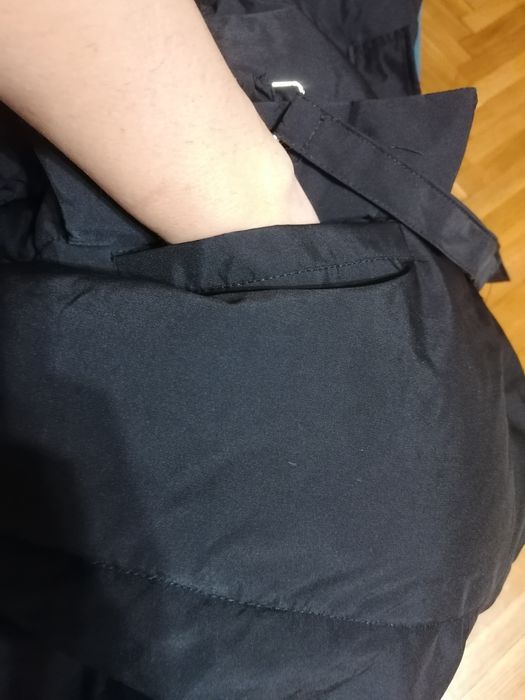 Дамско яке с акценти на джобовете