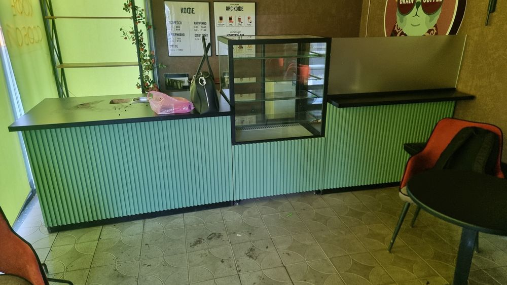 Продам барную стойку + витринный холодильник