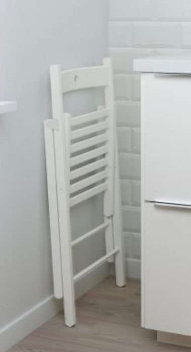 Сгъваем стол в добро състояние.