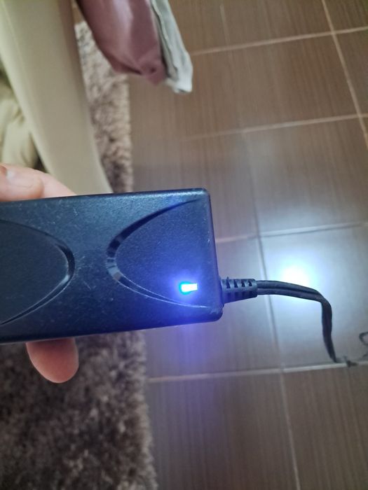 Vând keyboard Roland Ax-Edge cu stativ si husa, juzisound  1