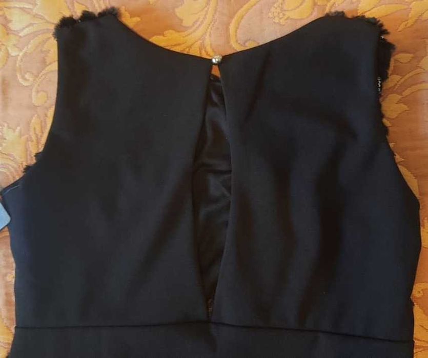 Rochie neagra scurta cu blanita si paiete