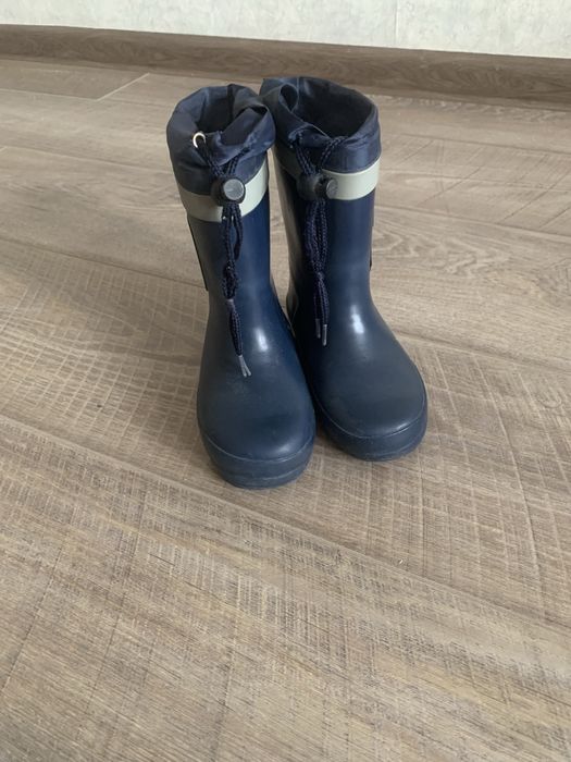 Резиновые сапоги на мальчика