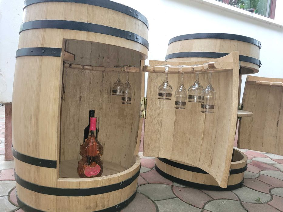 Butoaie decorative din stejar uscat cu suport pahare (2x plus blat)