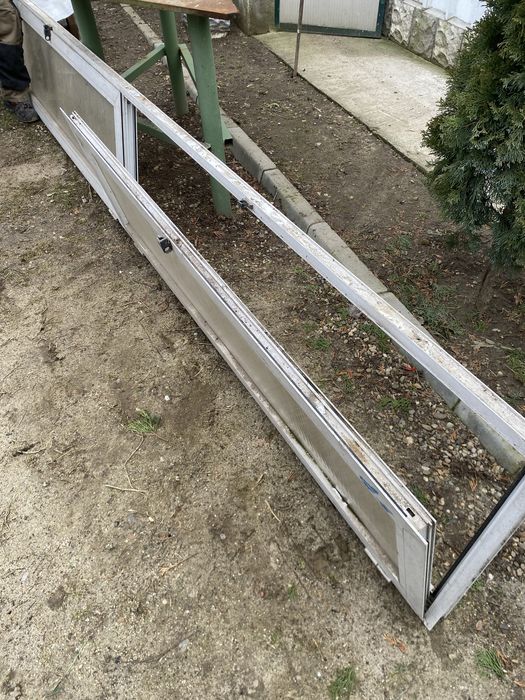 3 BUCAȚI  Geamuri pentru hala  370cmx60cm
