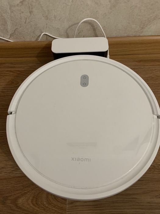 Срочно продам робот-пылесос Xiaomi Robot Vacuum E10