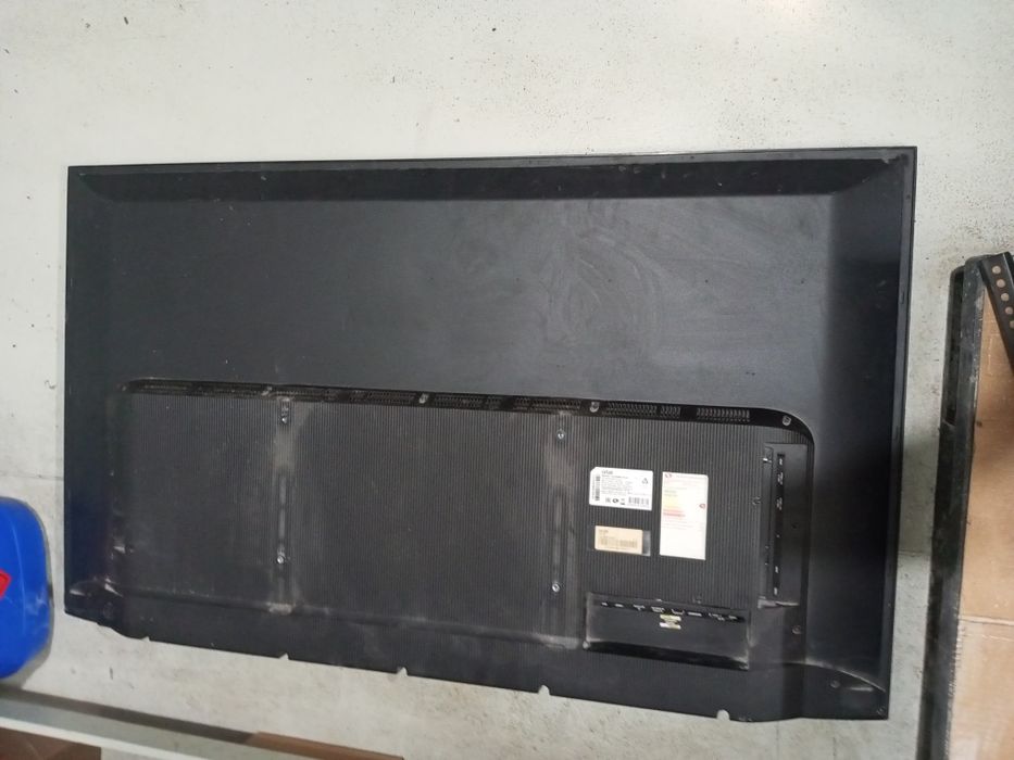 Телевизор 55 артель смарт экран битый