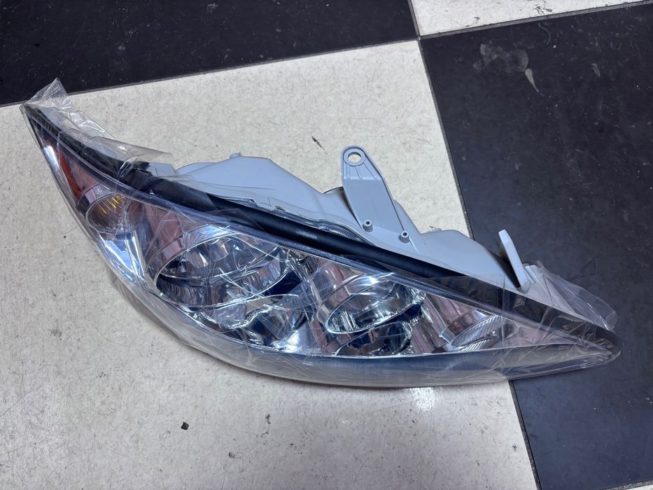 Фары Camry 35 новые