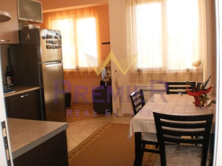 Дава се под наем Двустаен апартамент в Варна, Лятно кино Тракия - 50 кв.м за 331.5 € - Снимка #2