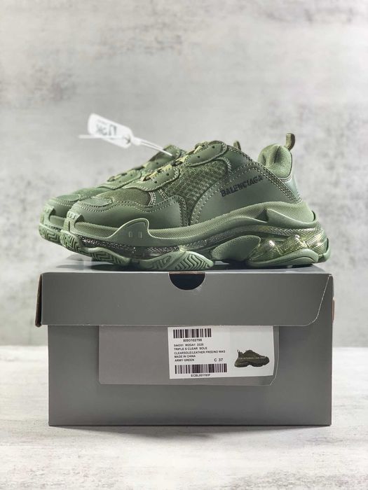 Adidasi Balenciaga Triple S Calitate Premium