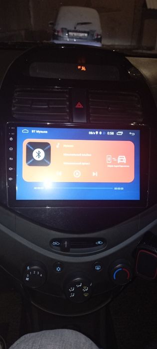 Mers rul tesla manitor