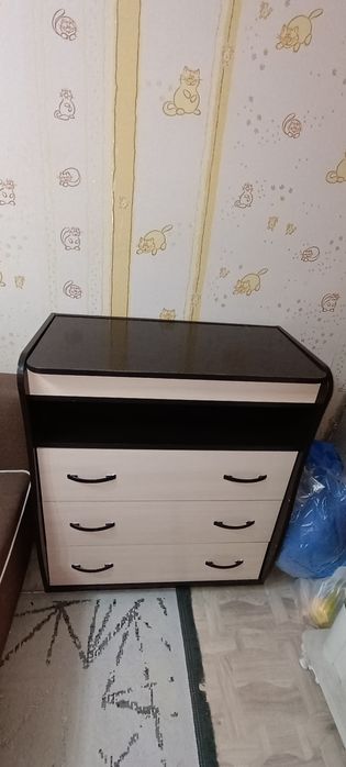 Продам    комод.