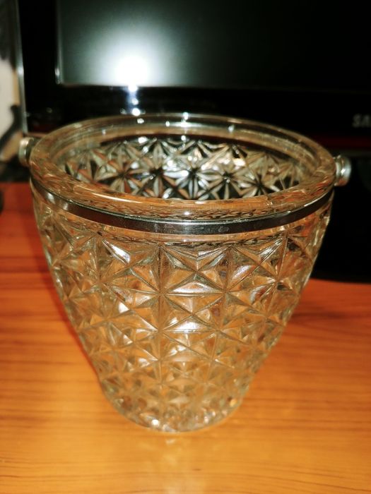 Продаю ведерки пара