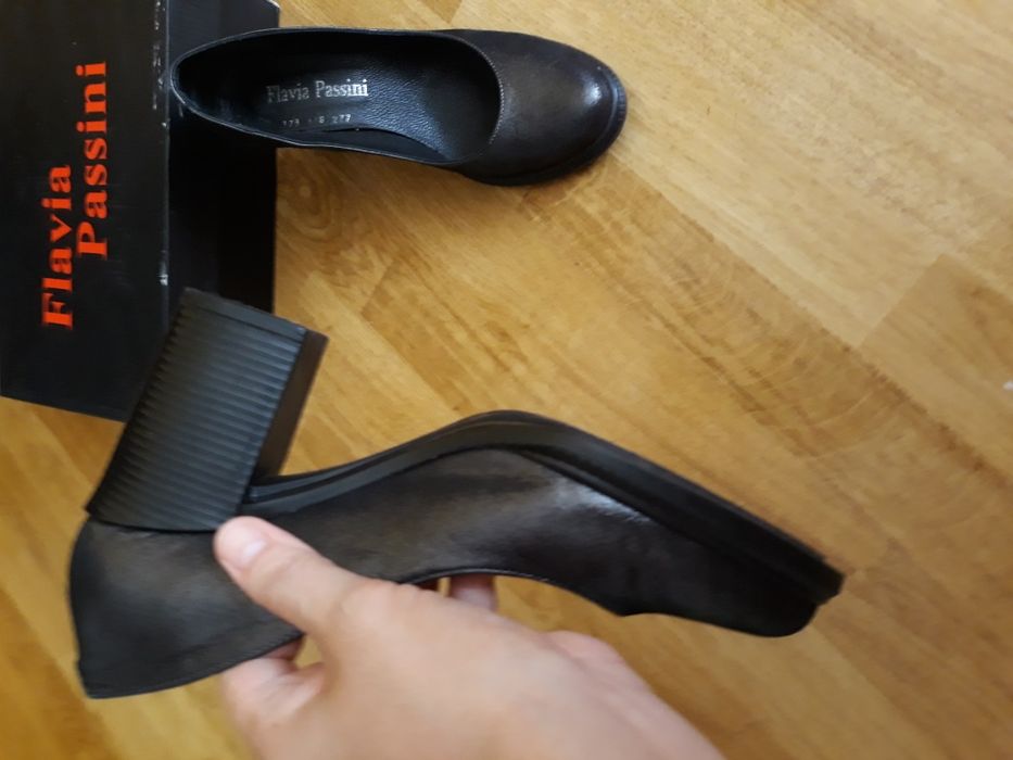 Pantofi piele naturală, mărimea 39, Flavia Passini.