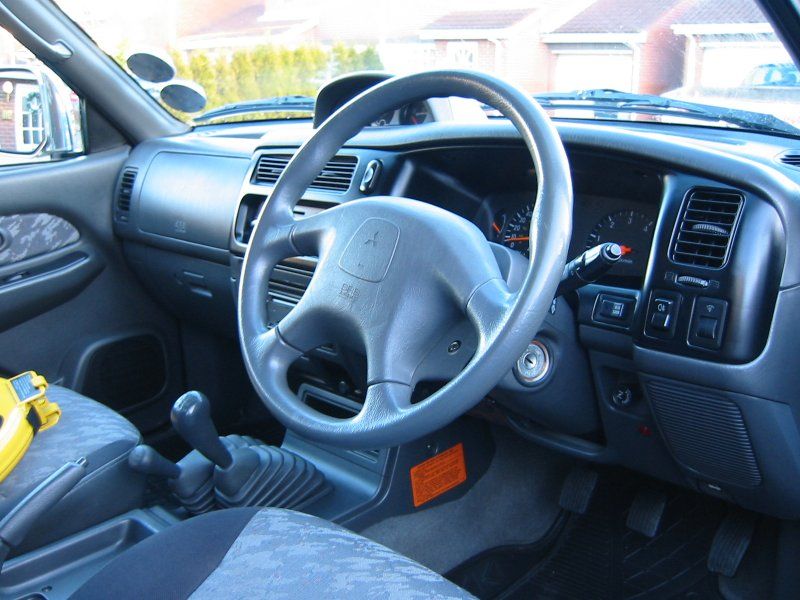 Mitsubishi l200 2.5td на части