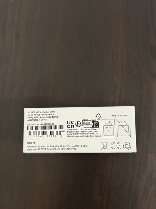 Apple  AirPods 4 anc