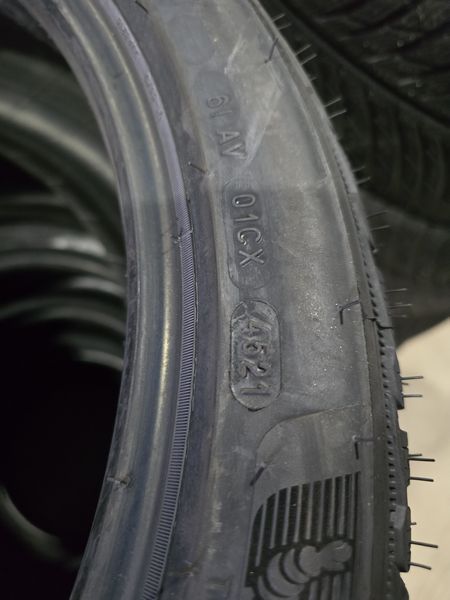 235/40/19 MICHELIN 4бр