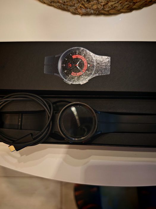 Смарт часовник SAMSUNG Watch5 PRO LTE