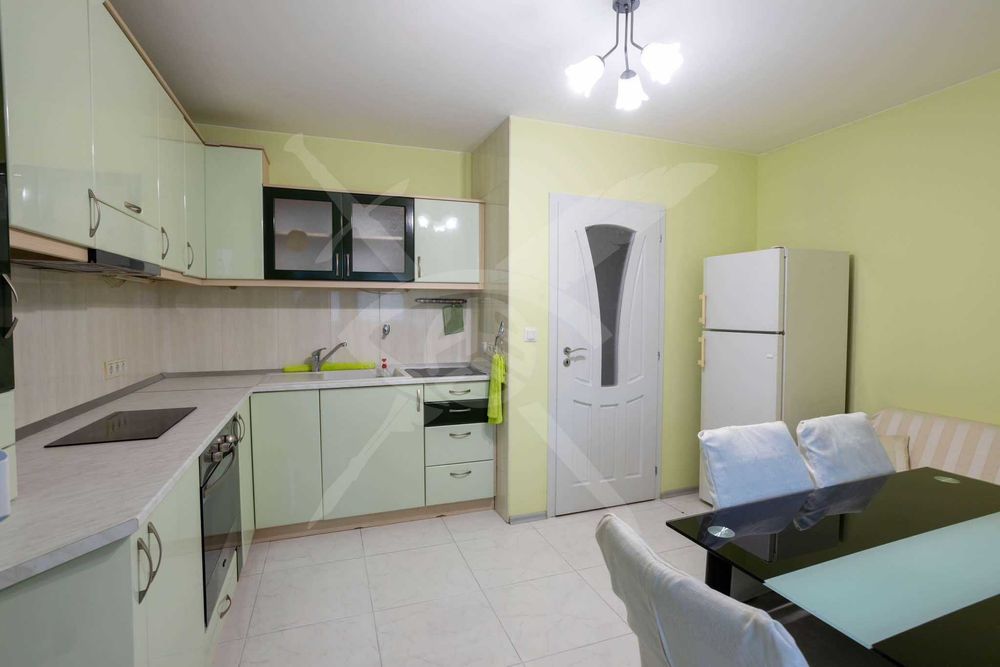 Дава се под наем Тристаен апартамент в Варна, Левски - 80 кв.м за 700 € - Снимка #1