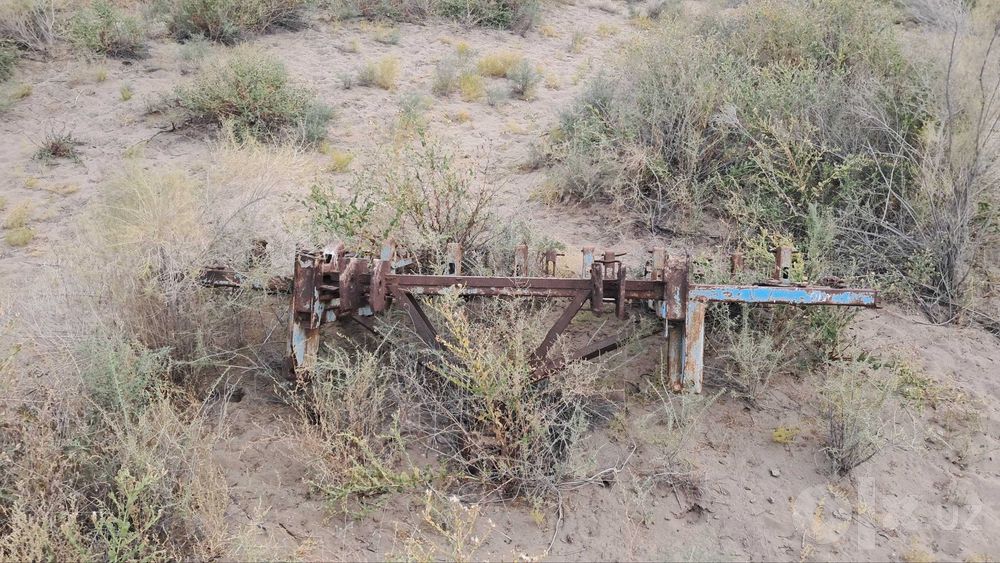 К-701 трактори сотилади + плуг, чизел, запчастлар