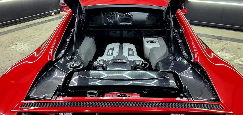 Pret 45000 Audi R8 4.2FSI 2008 Full Carbon