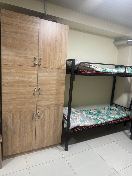 Ijaraga qizlar va ayollar qoʻyiladi. Yotoqxona