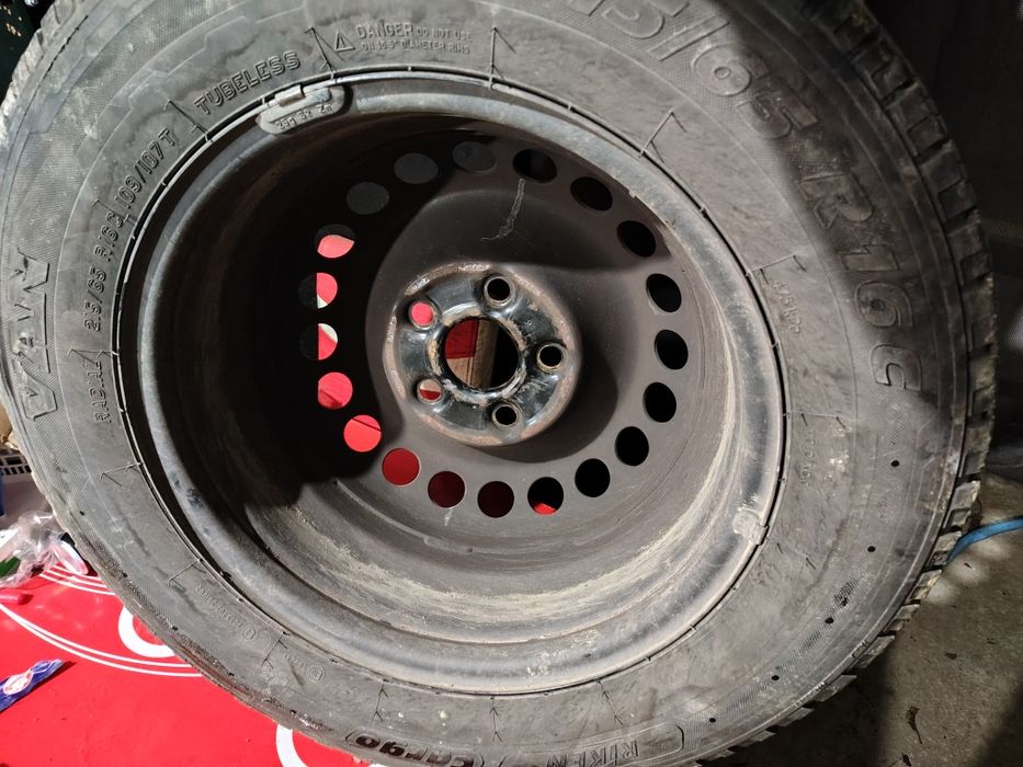 Anvelope 16 pt T5 215/65/16C