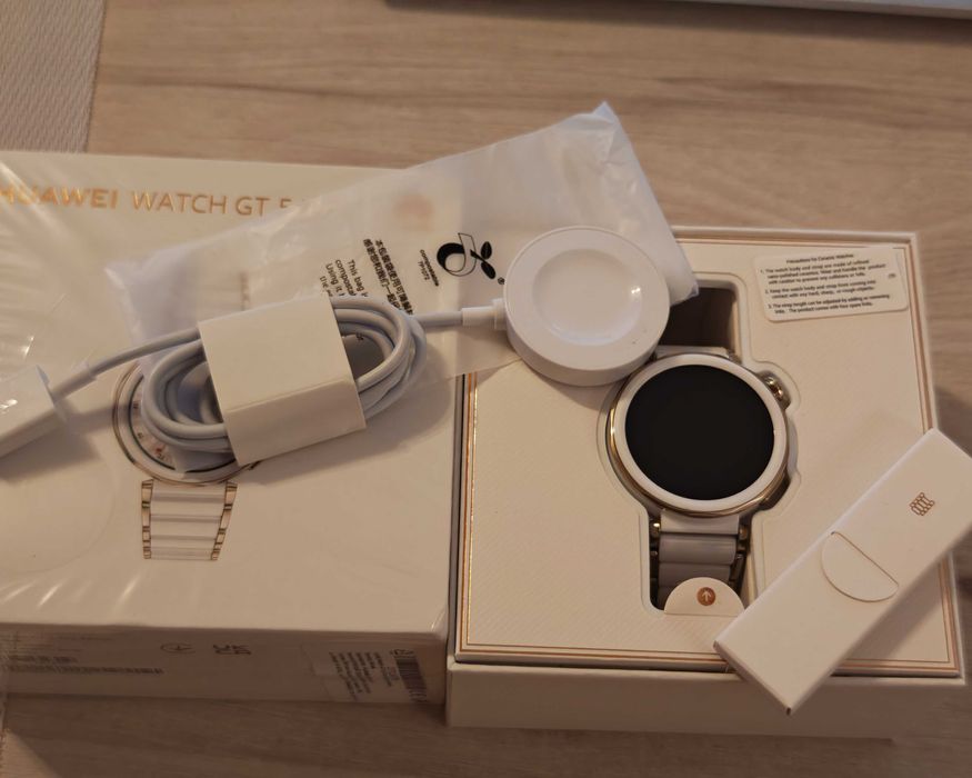 КАТО НОВ Huawei Watch GT 5 Pro 42mm - Yettel Гаранция 2027