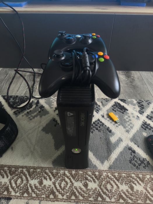 Продам Xbox 360 slim