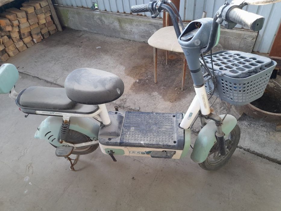 Электроскутер на ходу