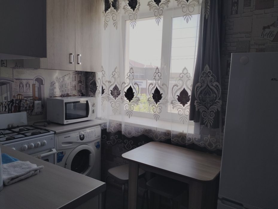 Сдам квартиру в центре посёлка посуточно