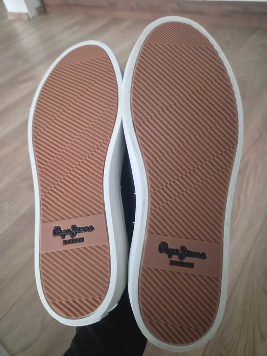 Нови мъжки обувки