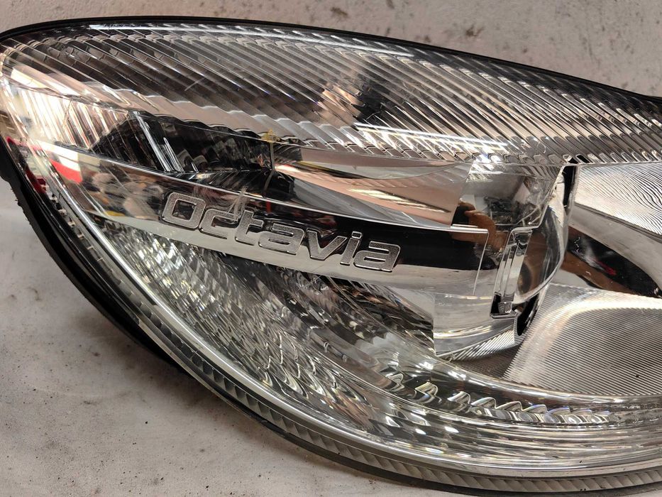 Оригинален фар Шкода Октавия  Skoda Octavia Bixenon