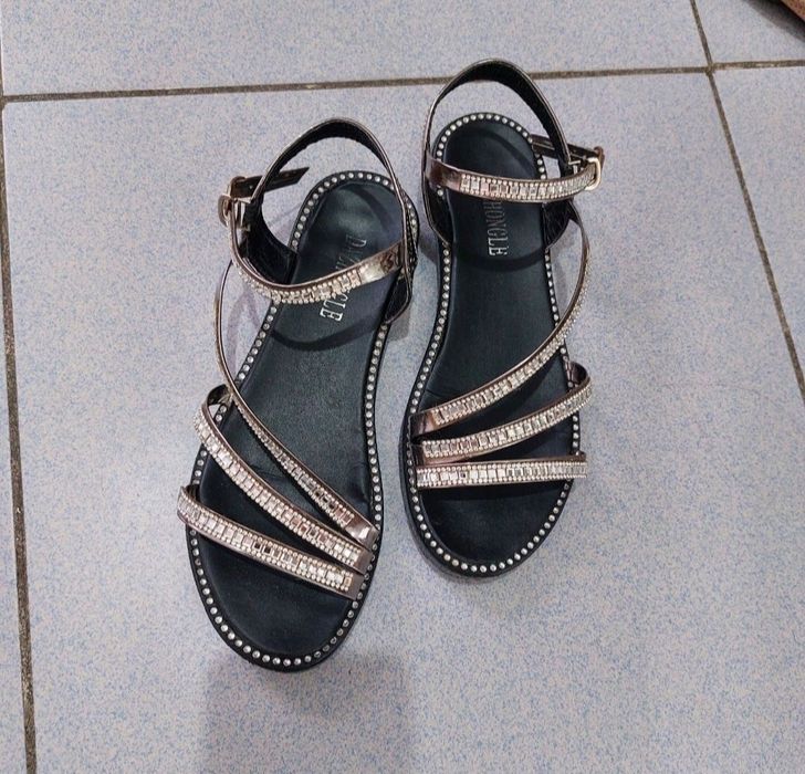 Сандалии, макасины. 37 размер