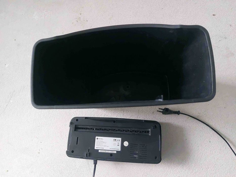 Шредер за унищожаване на документи Rexel Alpha - като нов!