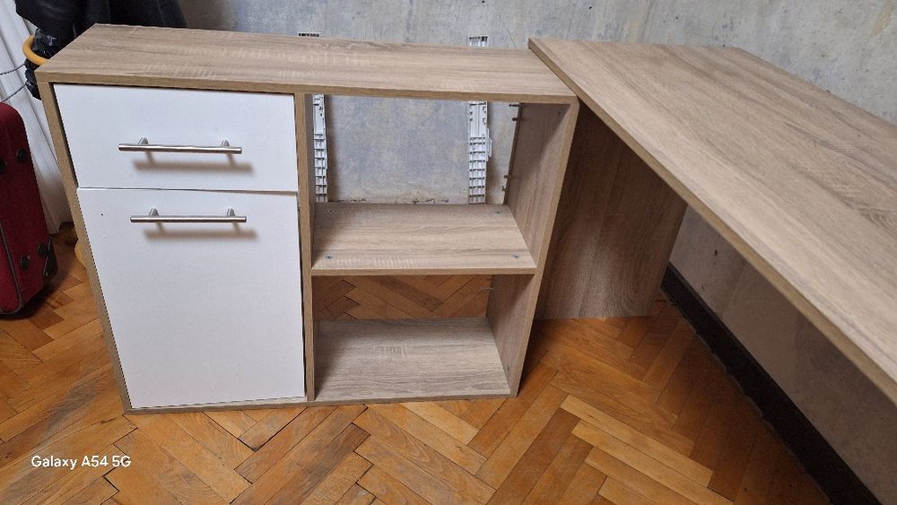 Бюро ,работно...за компютър...