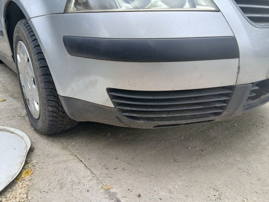 Bara față cu grila centrala Passat b5.5(2000-2005)berlina/break