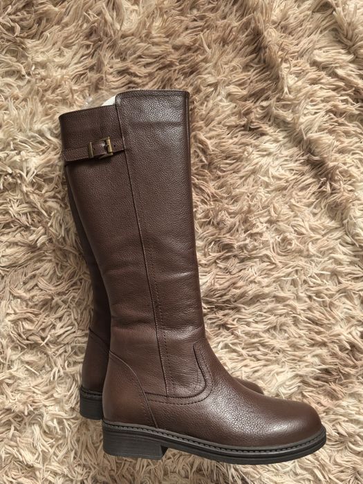 Vând cizme noi, maro, din piele naturală, mărimea 37 Gonderi(r)