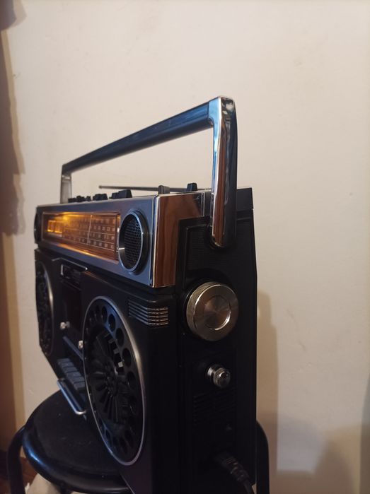 Vând radio casetofon Toshiba rt 8840 s